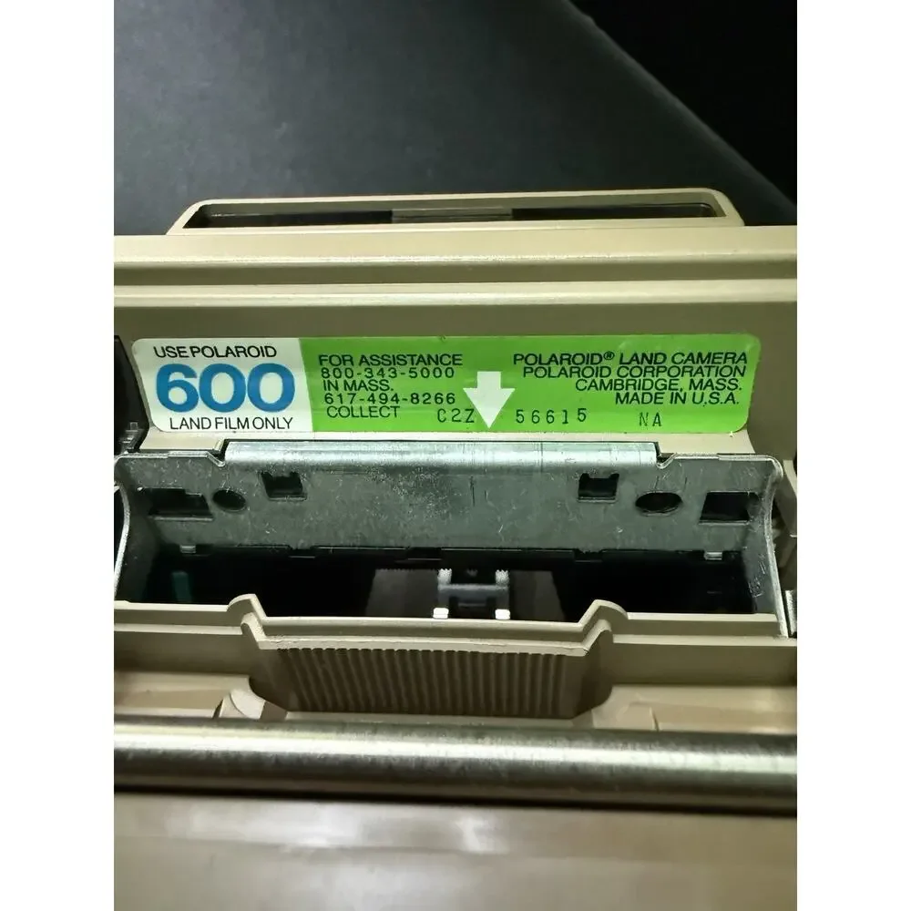 Vintage Polaroid 600 Land Camera Amigo 620 Tan Untested